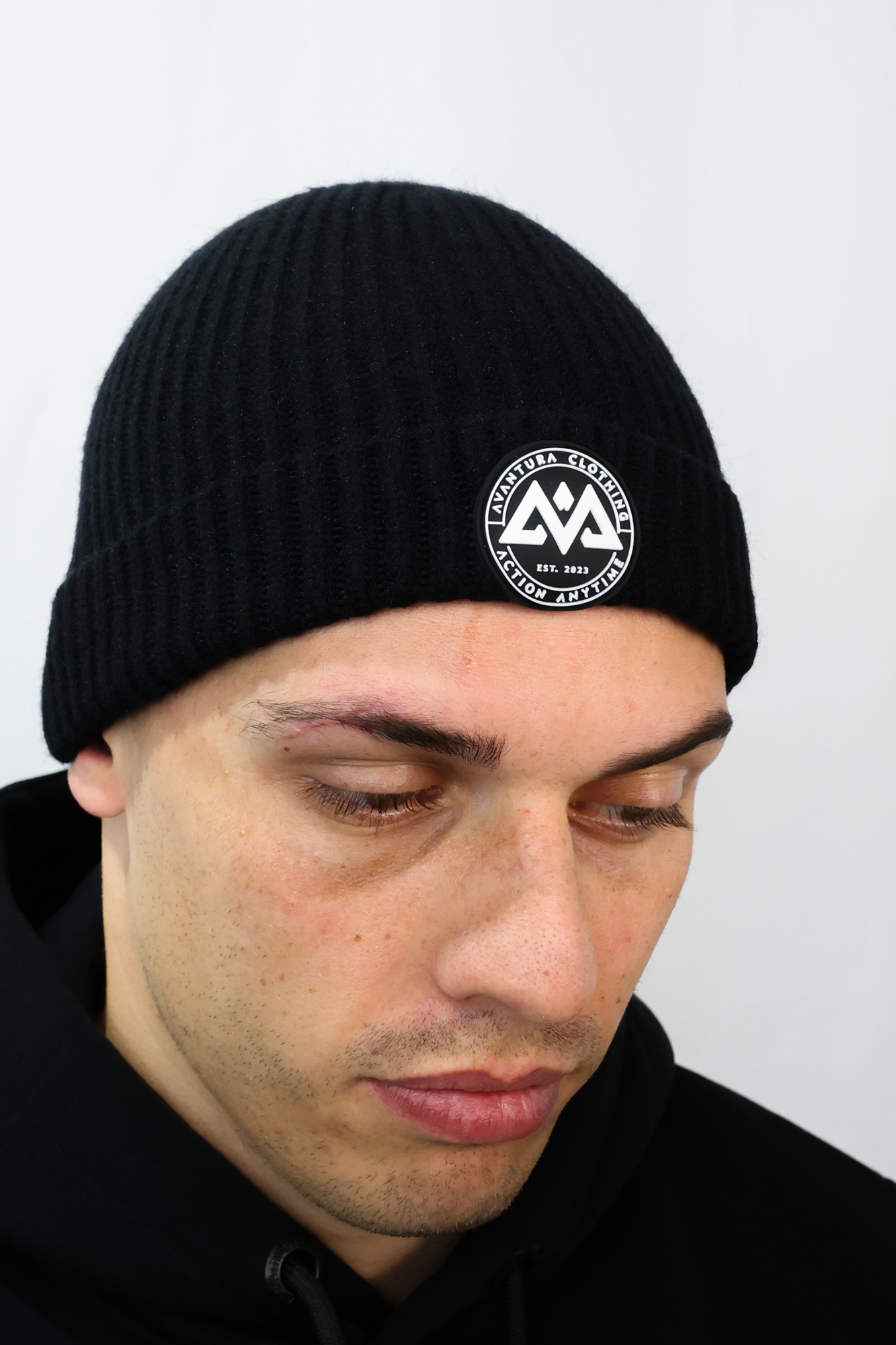 BEANIE AVANTURA BLACK PATCH LOGO