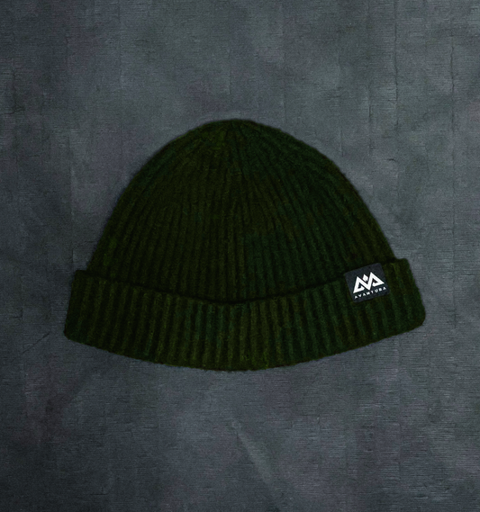 BEANIE AVANTURA OLIVE GREEN SMALL LOGO